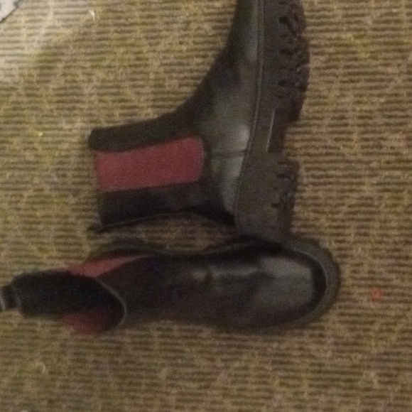 Chelsea Color Block Boots - Picture 3 of 4
